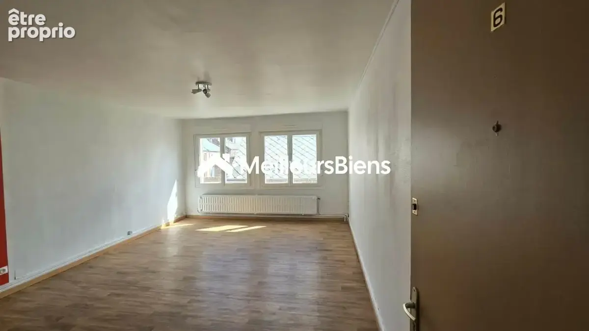 Investissement à Landrecies : immeuble 240 m², 6 chambres, 15 pièces - photo 19