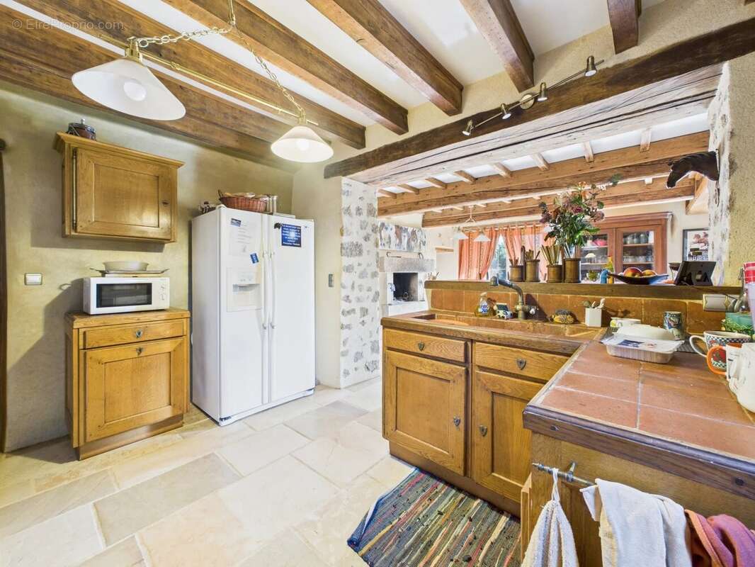 Maison à LA ROCHE-EN-BRENIL