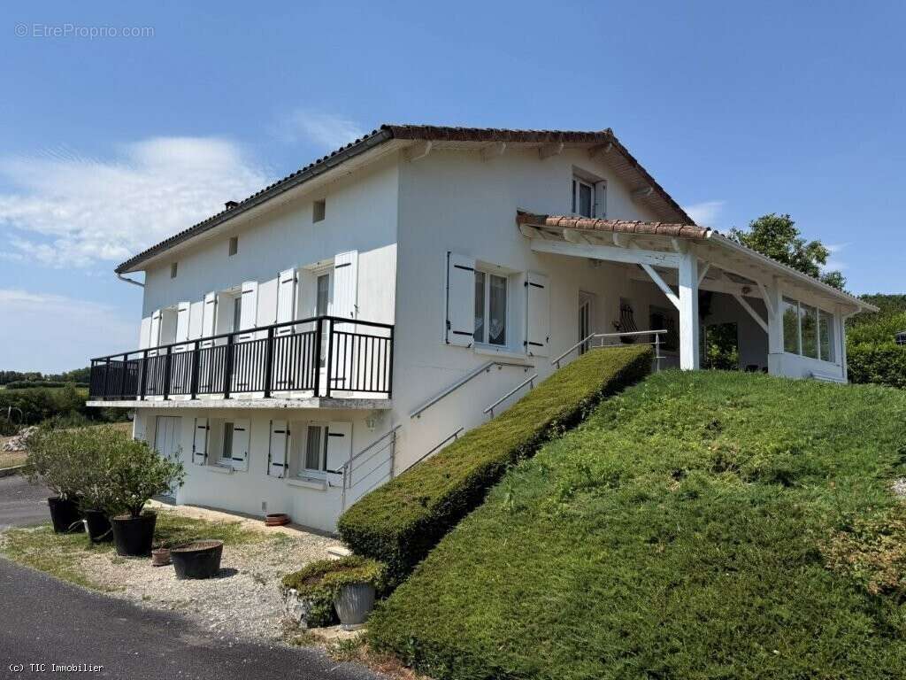 Maison à VILLEFAGNAN