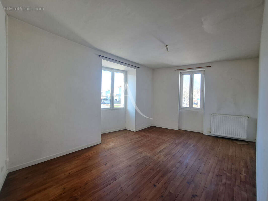 Maison à VILLENEUVE-DE-MARSAN