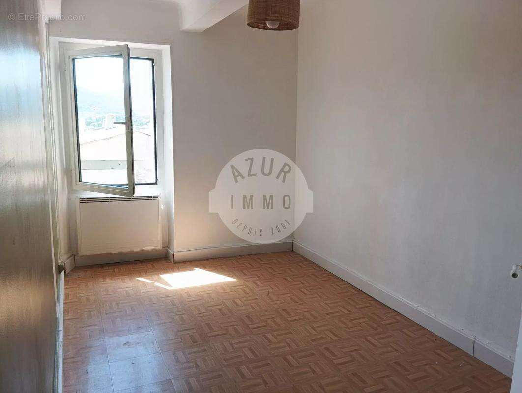 Appartement à SAINT-ZACHARIE
