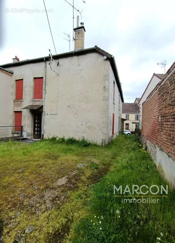 Maison à LAVAVEIX-LES-MINES