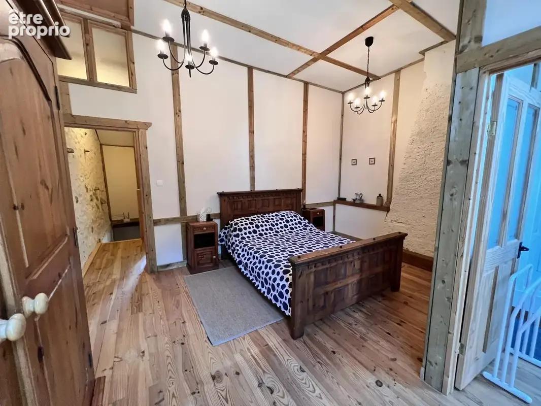 Propriété rénovée avec trois logements, située dans la campagne de l’Indre - photo 8