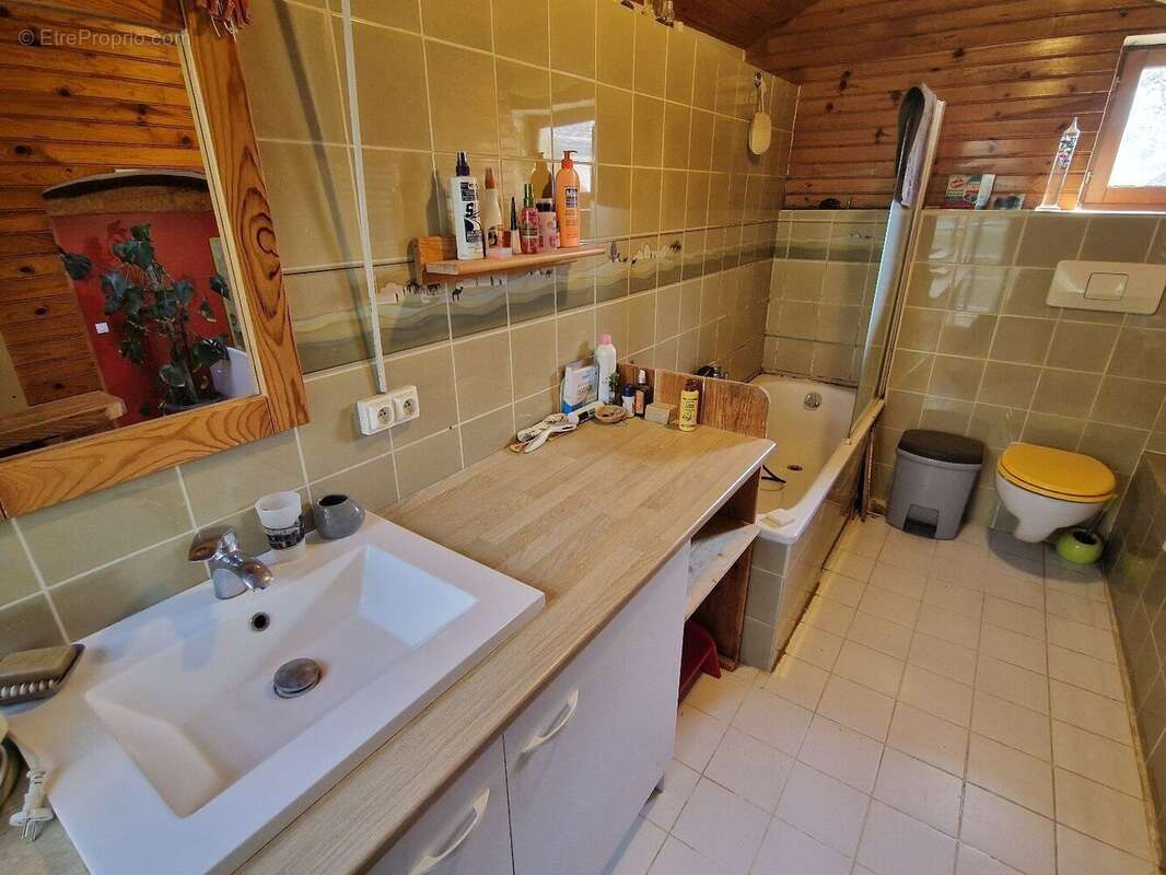 Maison de caractère avec gîte et dépendance - photo 3