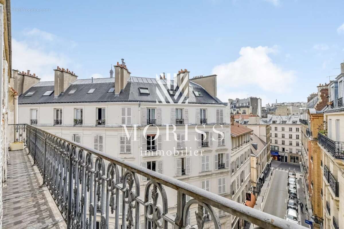 Appartement à PARIS-16E