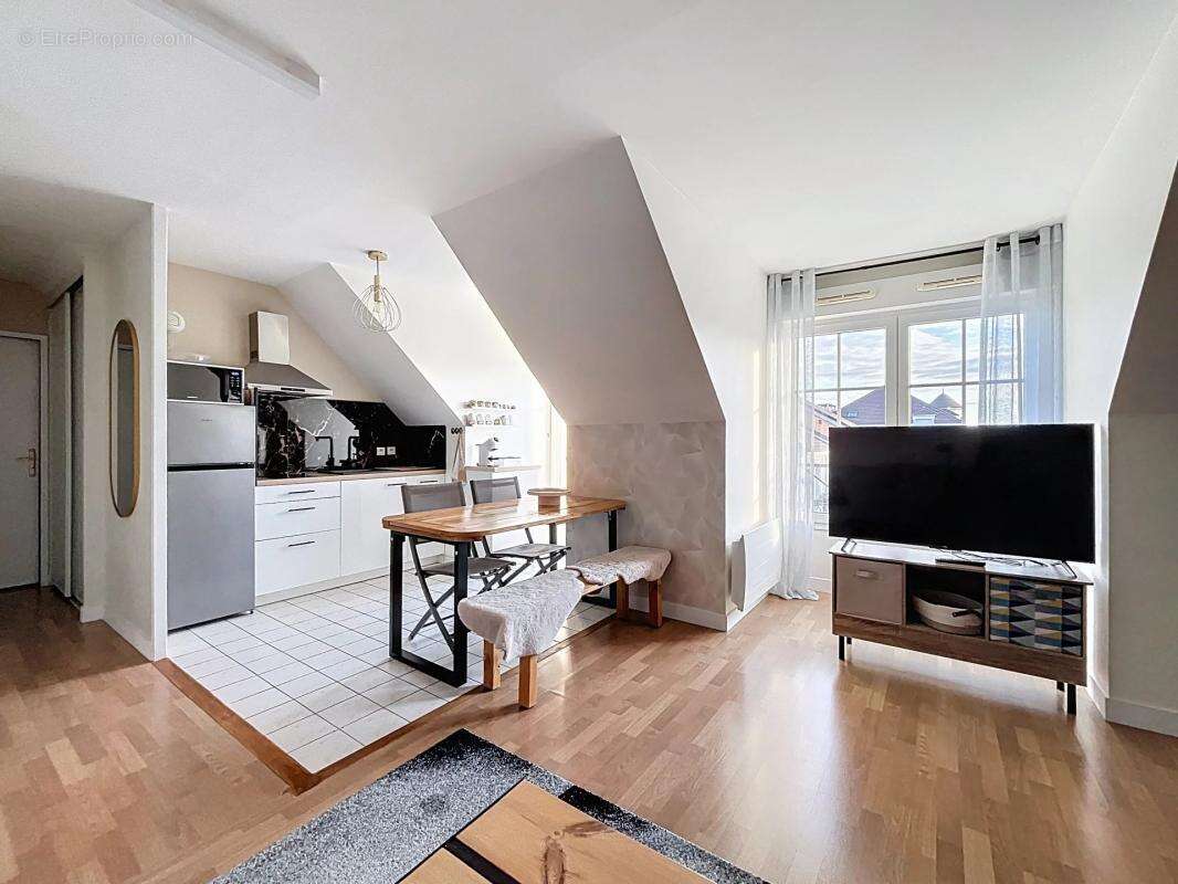 Appartement à VOISINS-LE-BRETONNEUX