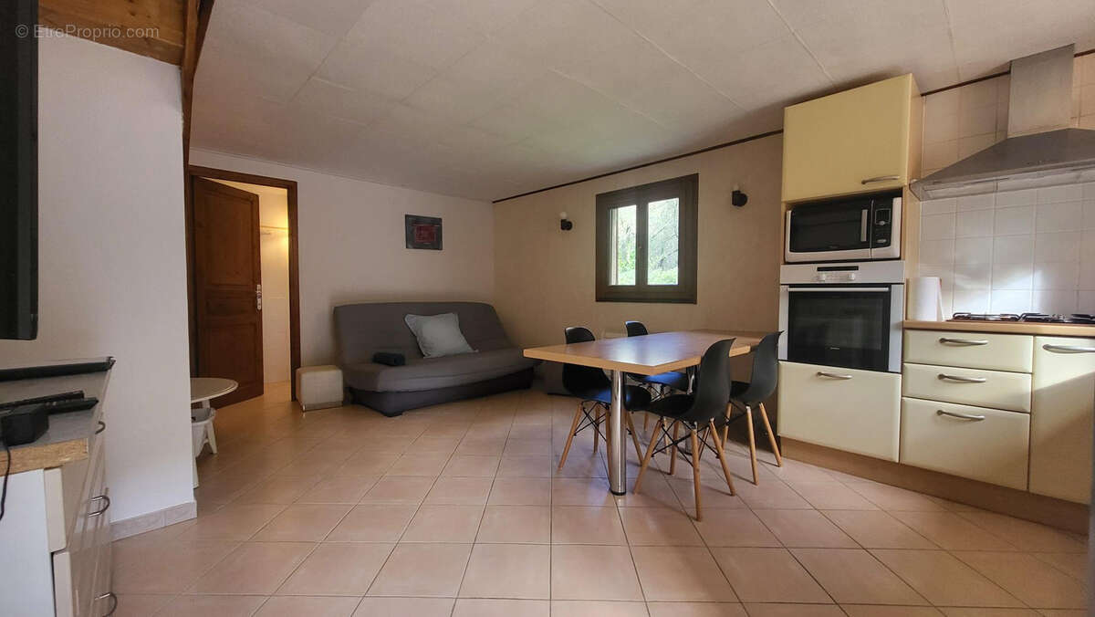 Maison à TOMINO