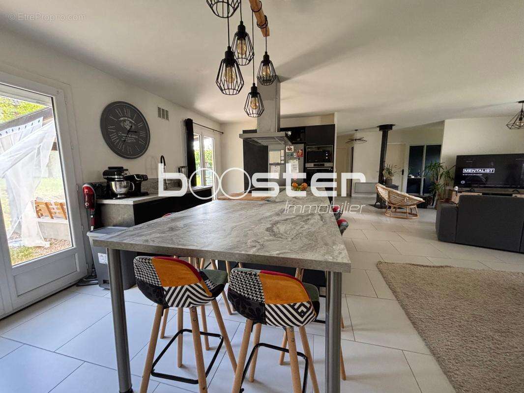 Maison à SAINT-YRIEIX-LA-PERCHE