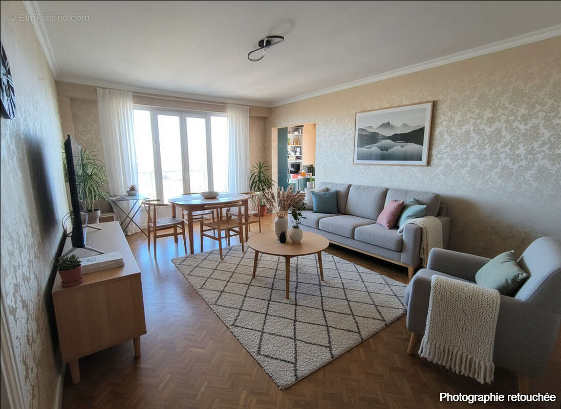 Appartement à AVRILLE