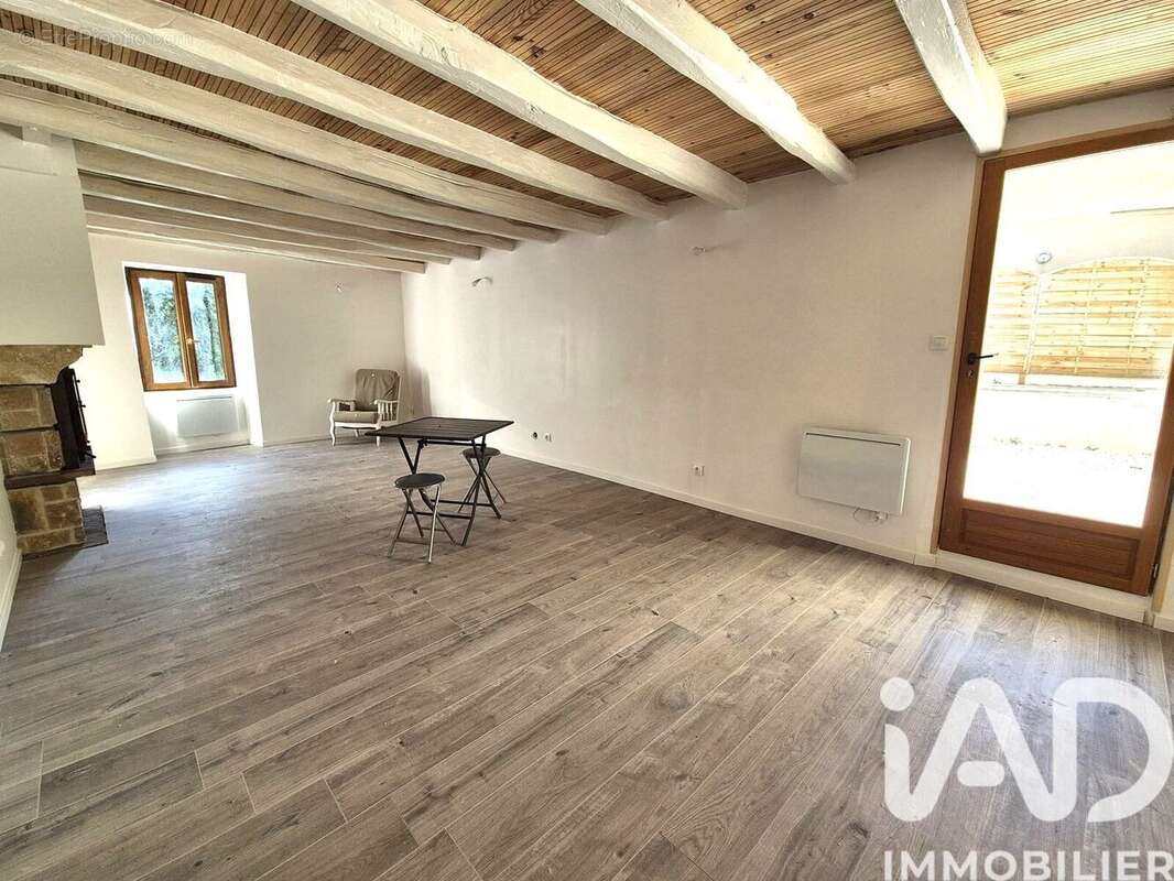 Maison 93 m² à Saint-Martin-Du-Fouilloux  - photo 4