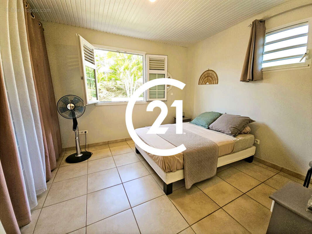 Maison à RIVIERE-SALEE