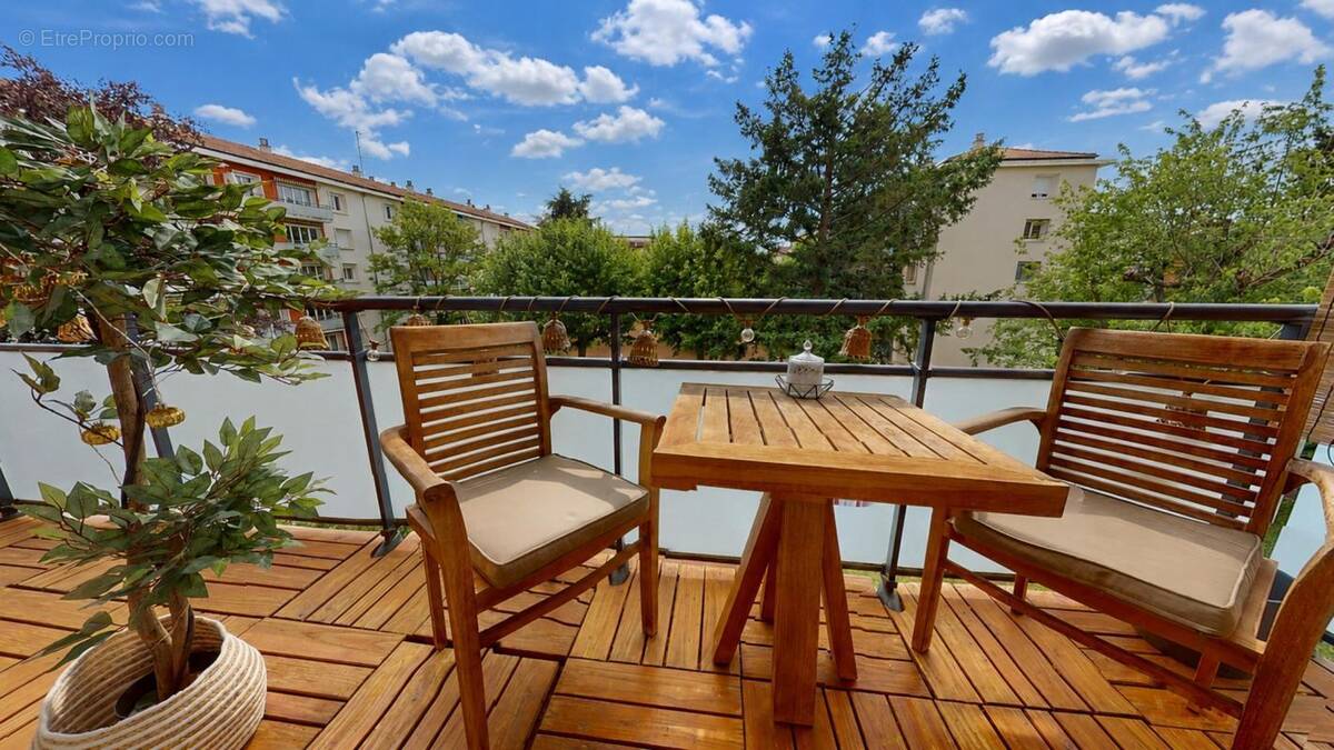 Appartement à TASSIN-LA-DEMI-LUNE