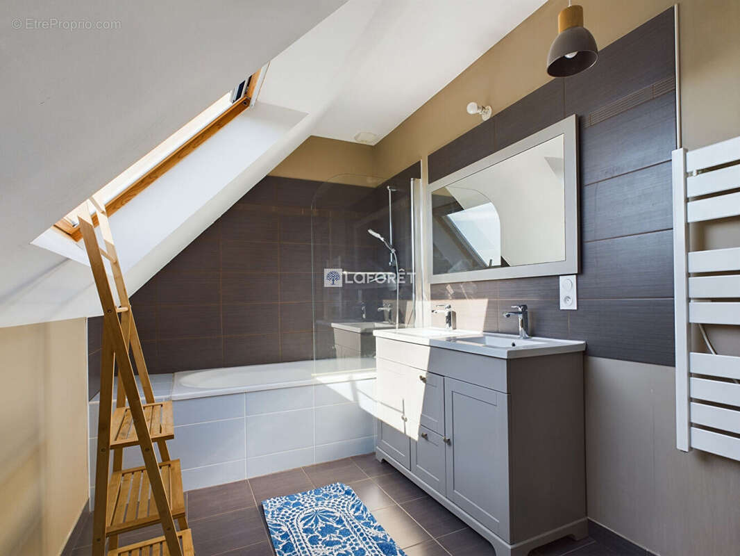 Maison à POULLAN-SUR-MER