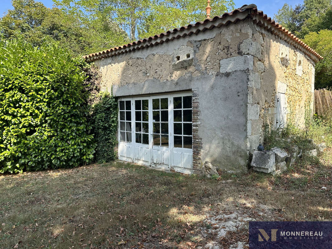 Maison à MONTGUYON