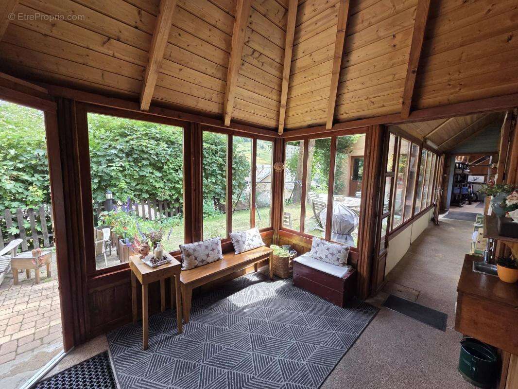 Commerce à LA GRAVE