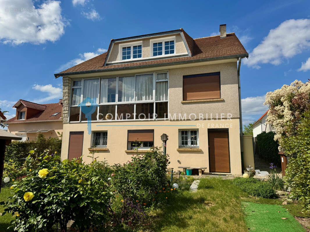 Maison à CORBEIL-ESSONNES