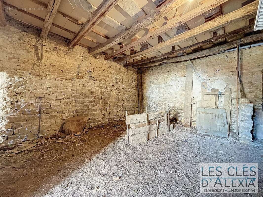 Appartement à JOUDES