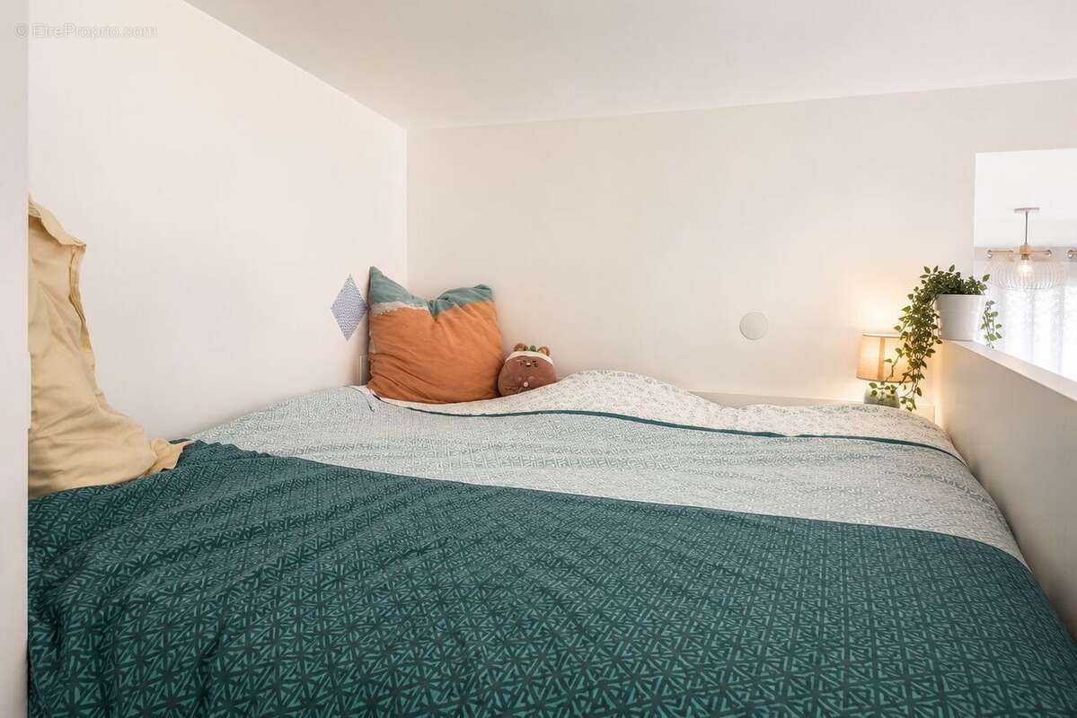 Appartement à CHARENTON-LE-PONT