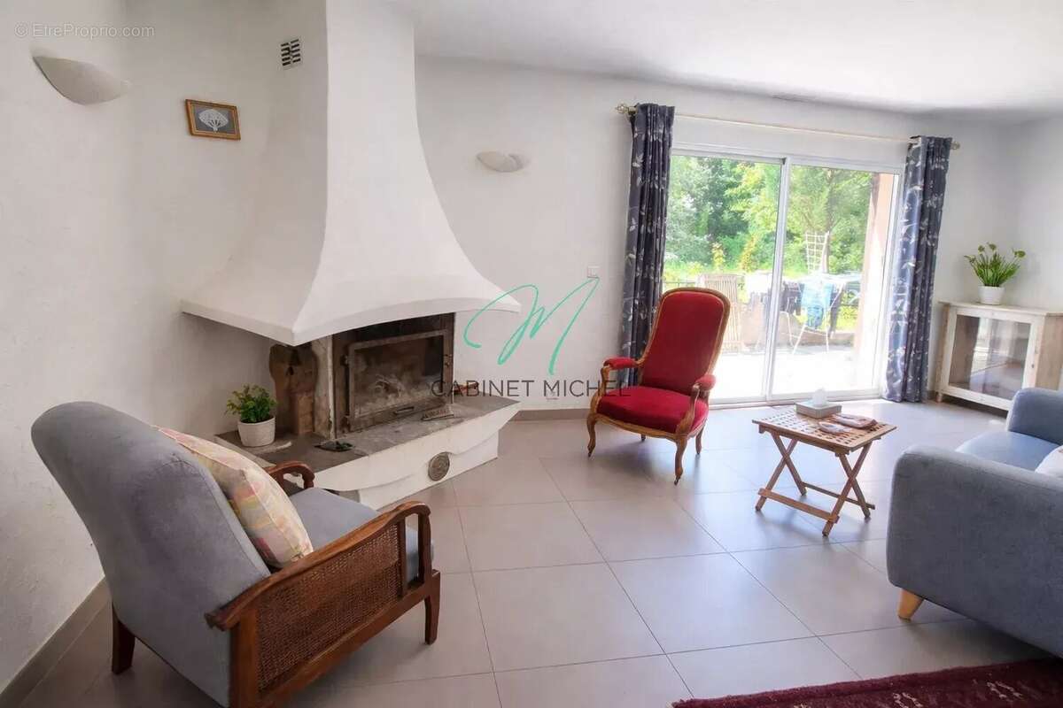 Maison à ROQUEFORT-LES-PINS