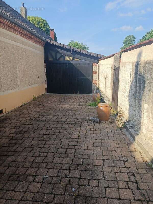 Maison à environ 14 KM  de Bornel 12 pièce(s) - photo 7