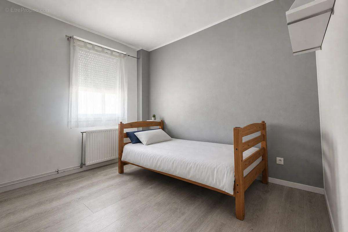 Appartement à SAINT-PIERRE-DU-PERRAY