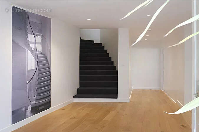 Coup de cœur assuré ! Corpimmo vous propose à la vente des surfaces en duplex dans une copropriété de charme de 5 lots. Chaque s - photo 3