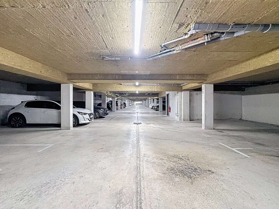 Très beau T2 46m2 + terrasse de 13m2 et 2 places de stationnements - photo 15