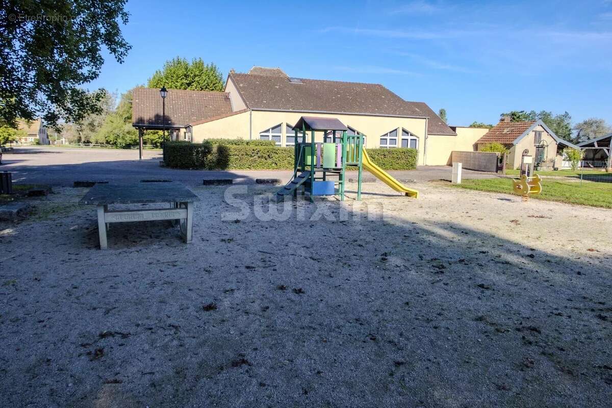 Terrain à SAINT-DIDIER-EN-BRESSE