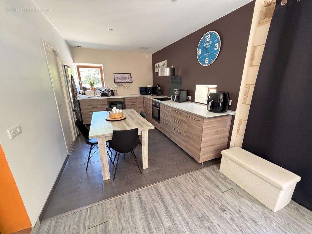 Cahors, maison en pierre rénovée avec piscine - photo 9