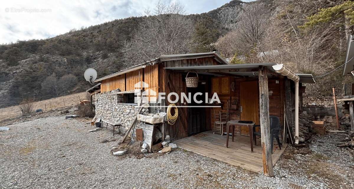 Maison à PRADS-HAUTE-BLEONE