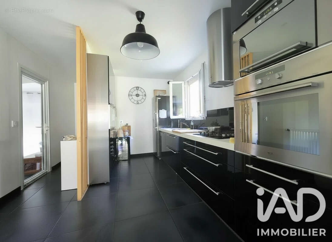 Maison 101 m² à Vif  - photo 4