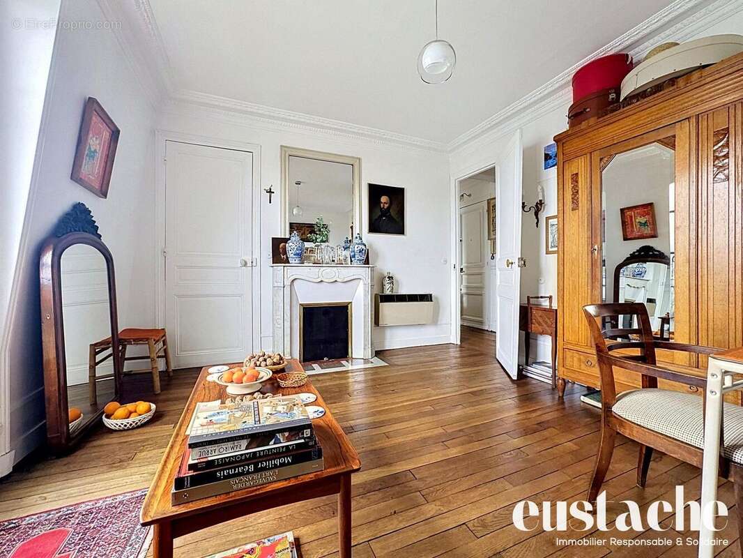 Appartement à PARIS-3E