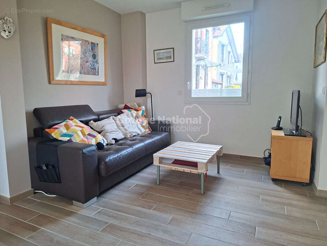 Maison à BEAUCHAMP