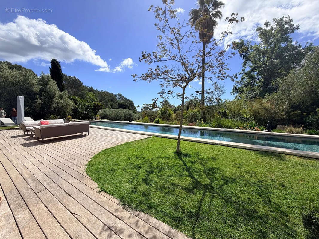 Maison à VALBONNE