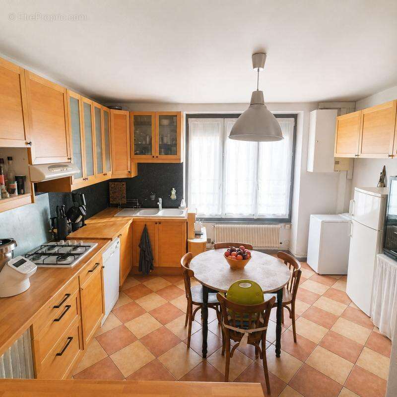 Appartement à NEUVILLE-SUR-SAONE