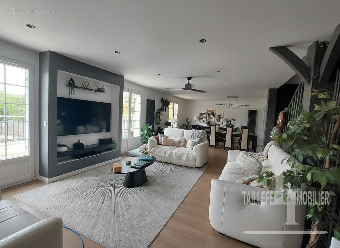Maison 316 m² à Trelissac  - photo 2