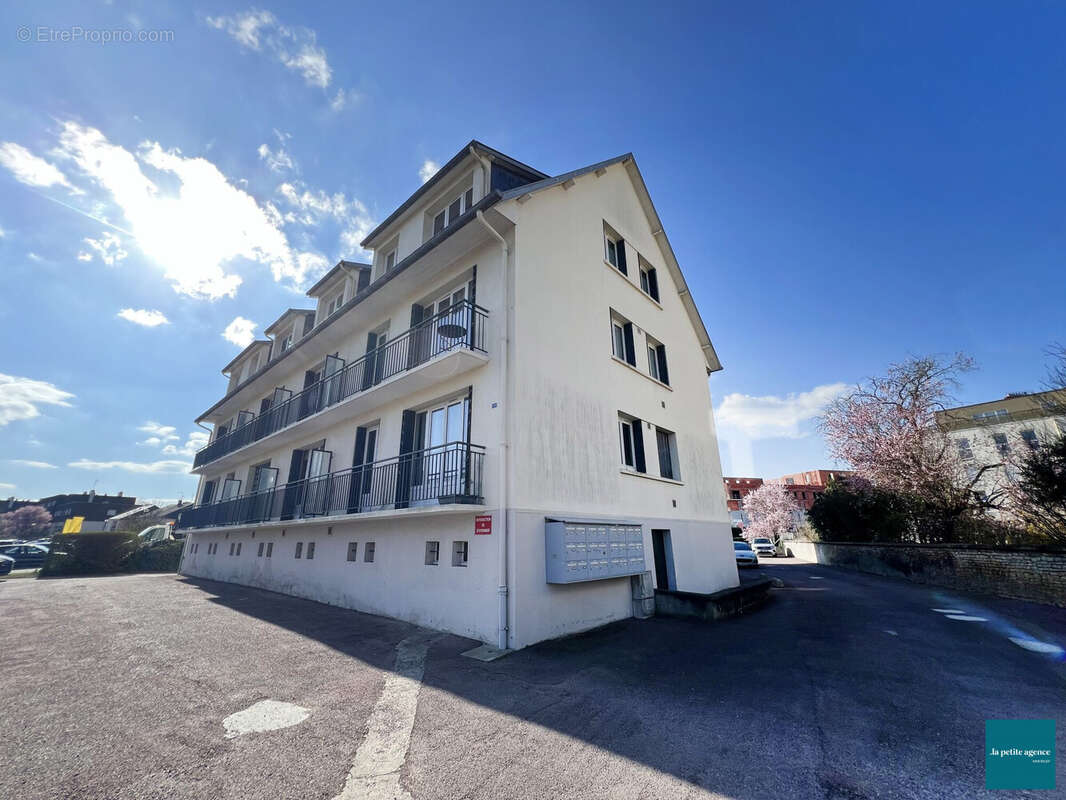 Appartement à MONDEVILLE