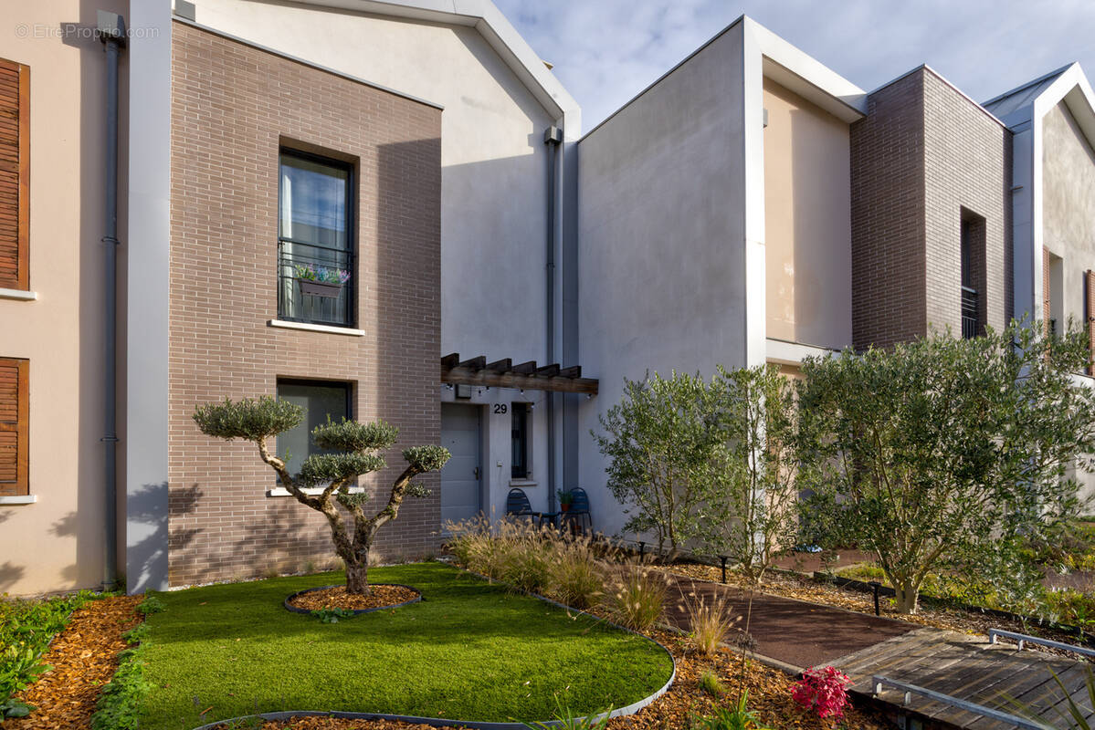 Maison à LOUVECIENNES