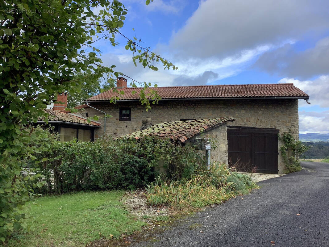 Maison à TOURS-SUR-MEYMONT