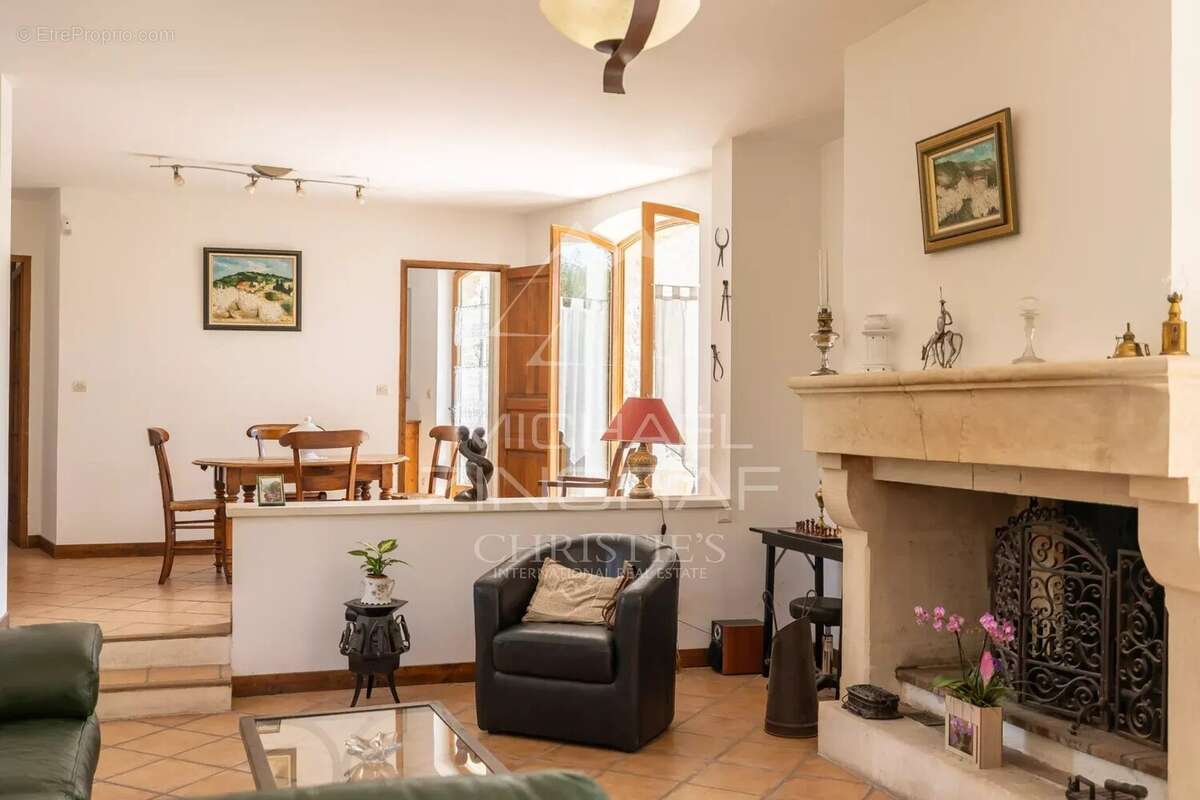 Exclusivité - Charmante maison provençale en pierre avec piscine au cœur du Luberon - photo 6