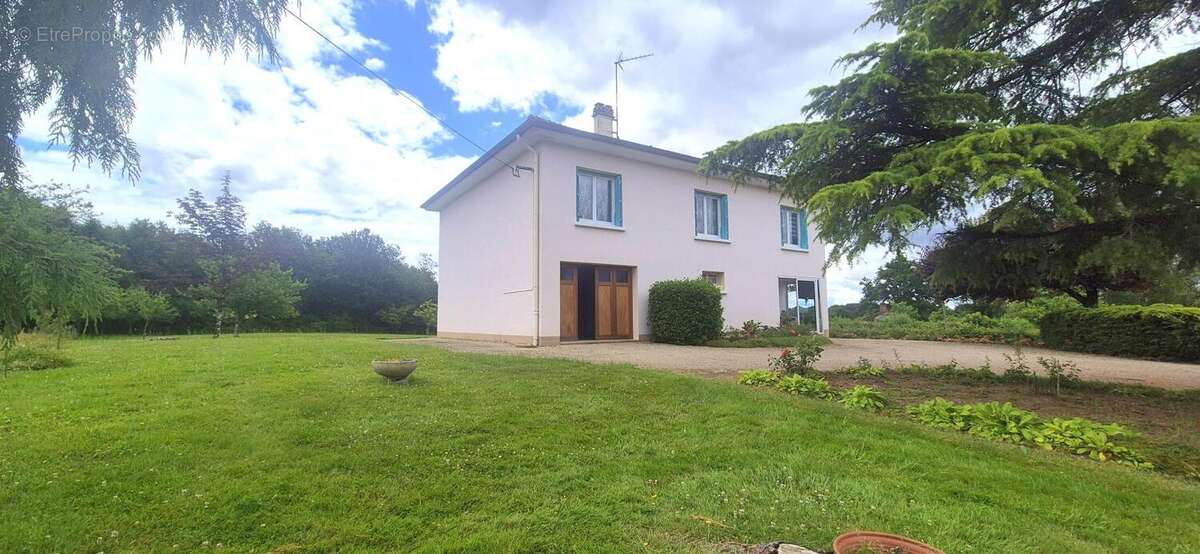 Maison 100 m² à Varennes-Saint-Sauveur  - photo 25