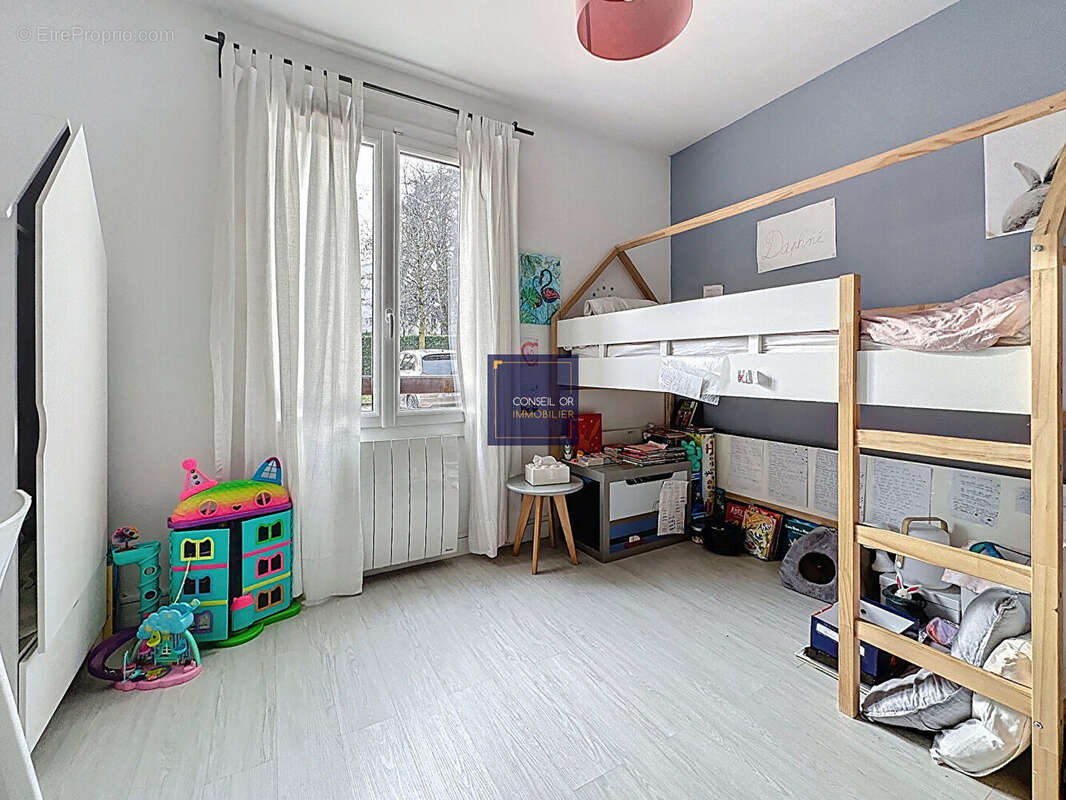 Appartement à SAINT-GENIS-LAVAL