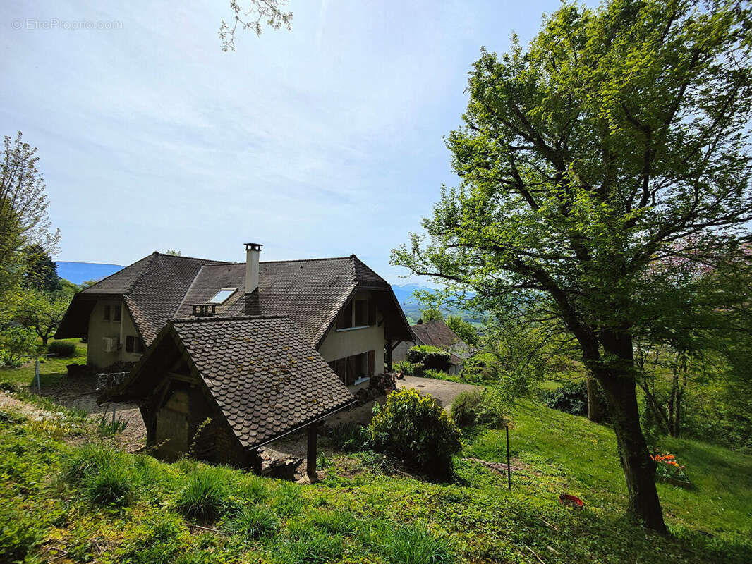 Maison à SAINT-GENIX-SUR-GUIERS