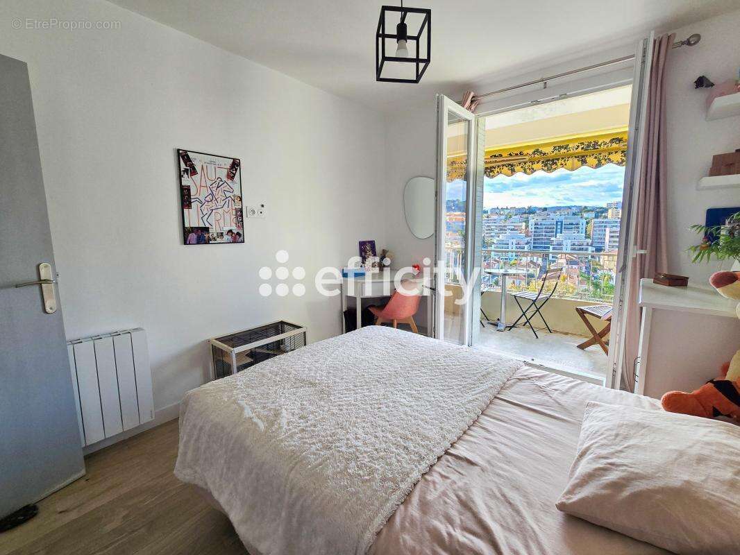 Appartement à LE CANNET