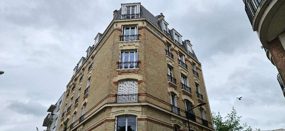 Appartement à COURBEVOIE