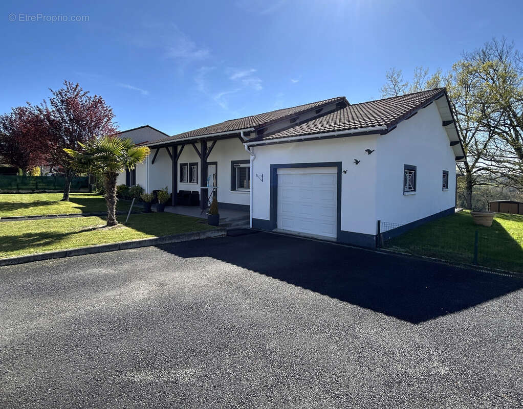 Maison à NERONDE-SUR-DORE