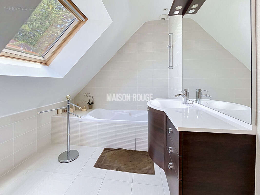Bourg de St Gildas de Rhuys, Maison récente, 4 chambres, Proximité plage - photo 12