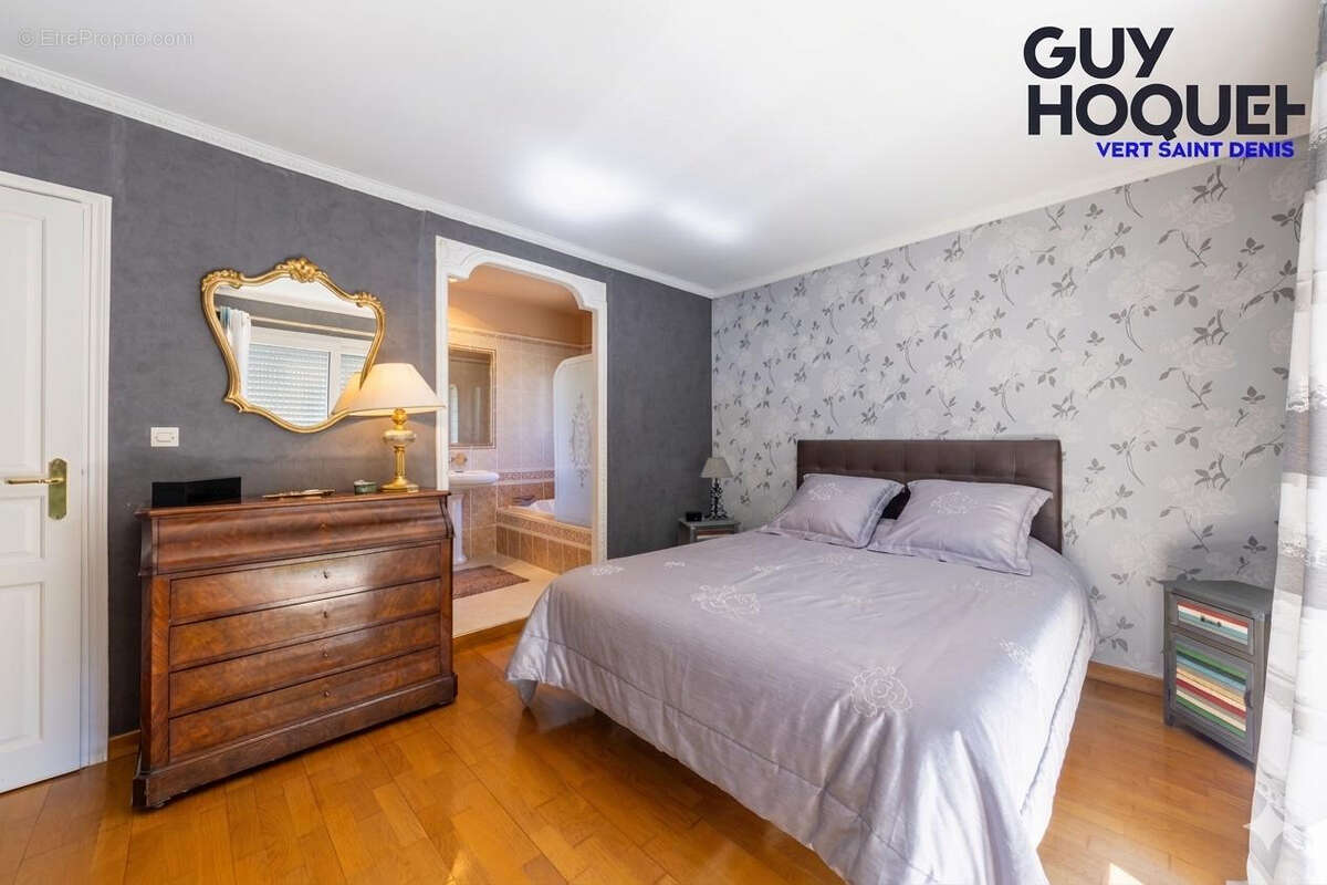 Maison à VERT-SAINT-DENIS