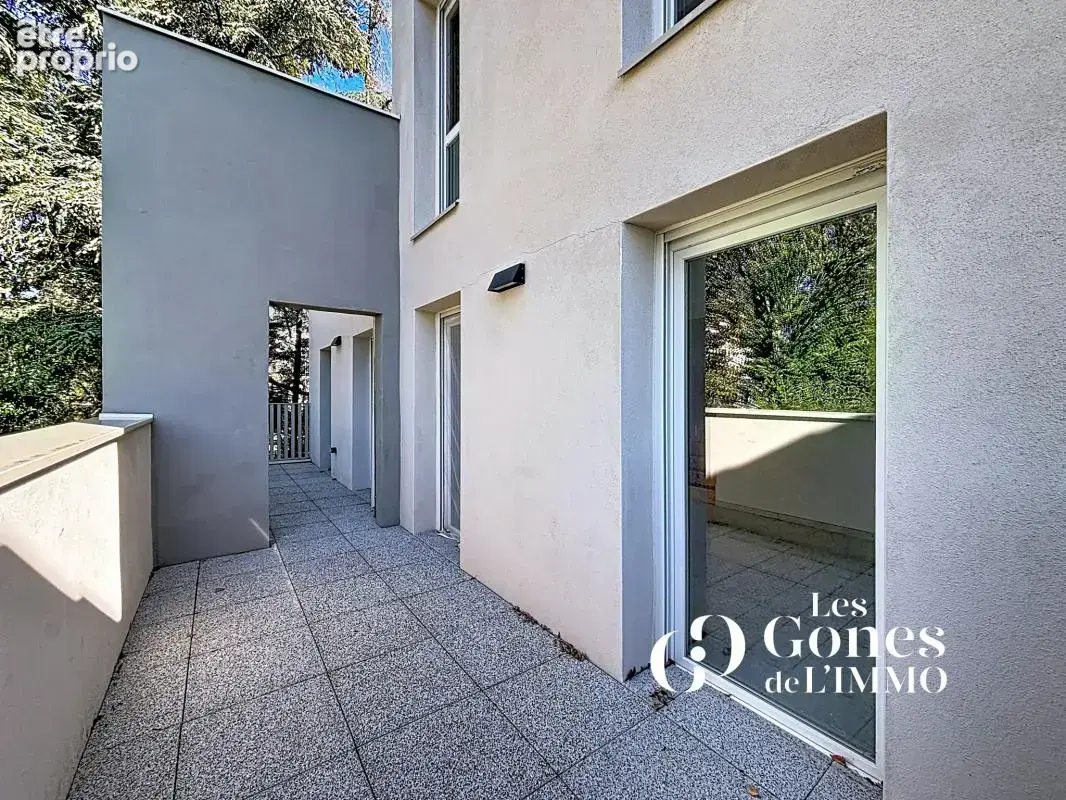 CRAPONNE   Un duplex familial de 102 m2 avec 3 chambres et d - photo 6
