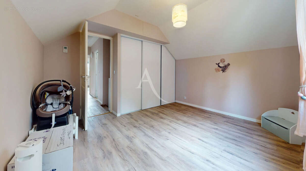 Maison à VILLENEUVE-LE-ROI